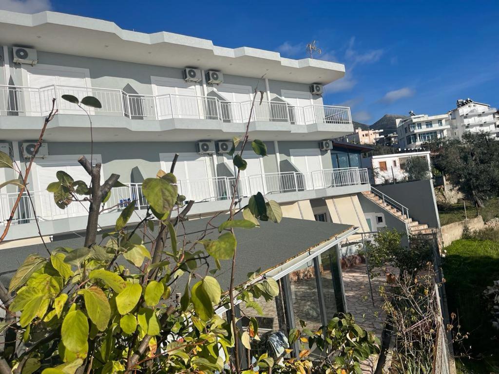 La Maroja View Hotel Dhermi Bagian luar foto