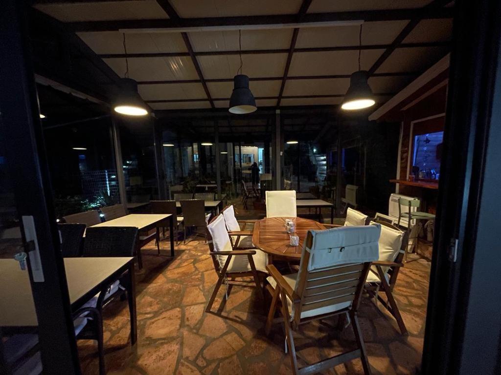La Maroja View Hotel Dhermi Bagian luar foto