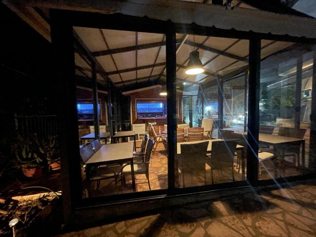La Maroja View Hotel Dhermi Bagian luar foto